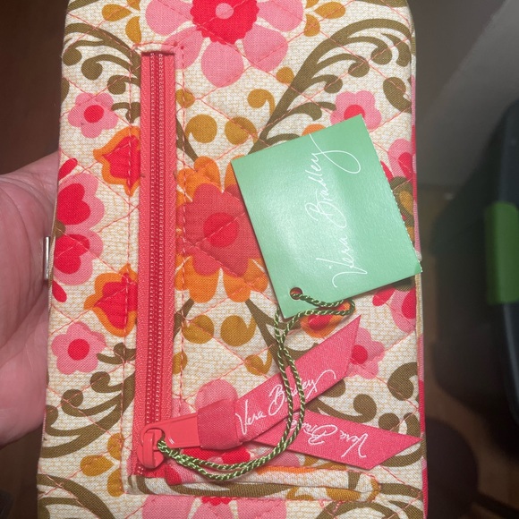 Vera Bradley wallet - brand new with tags - Picture 4 of 7
